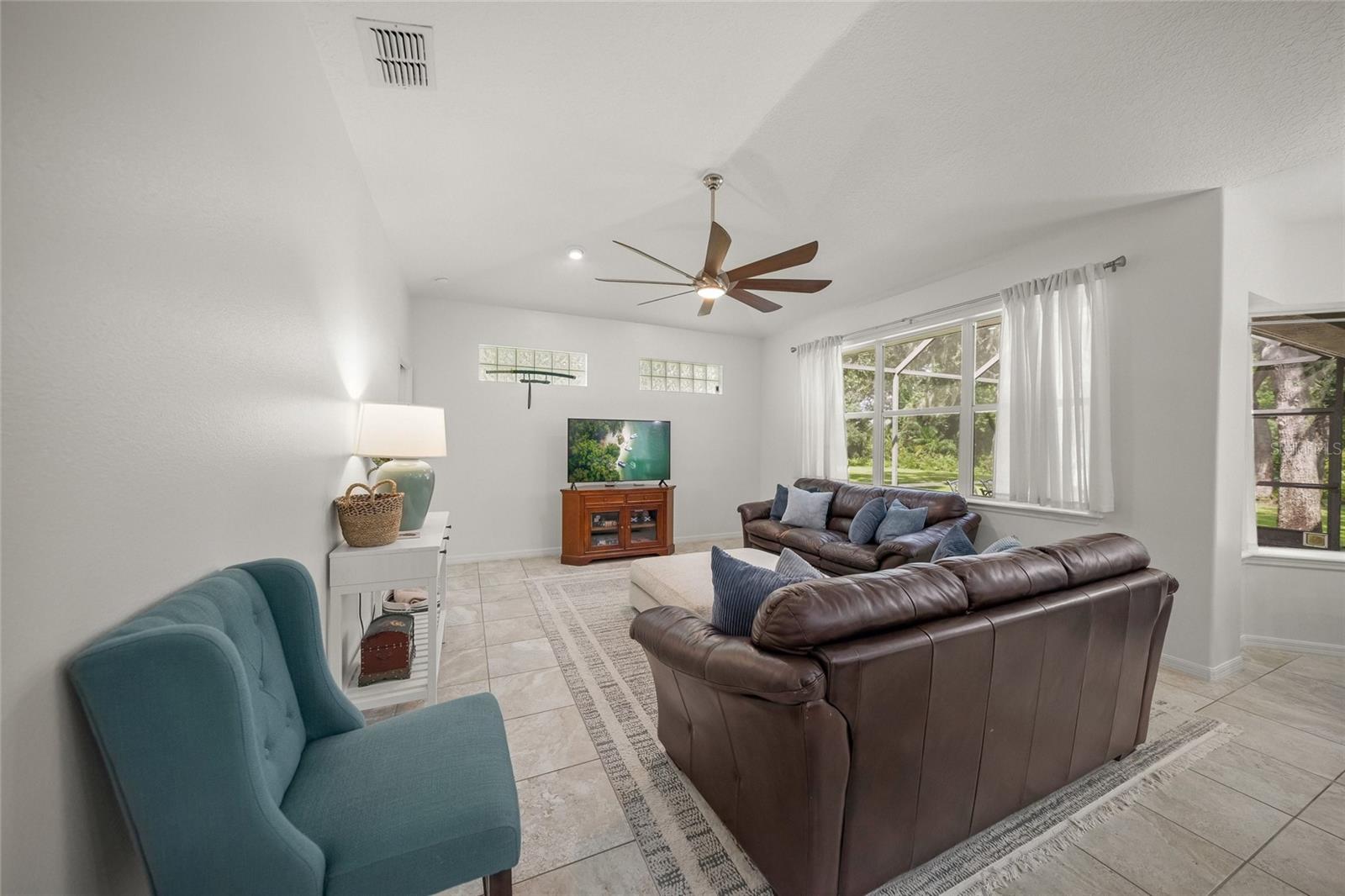 4749 ACORN CIR — photo 18