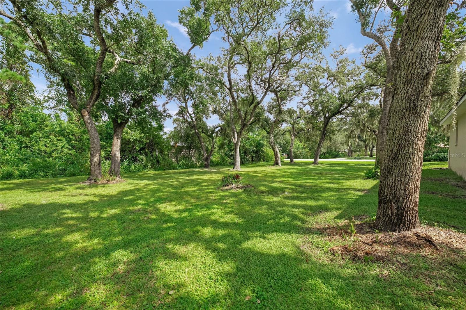 4749 ACORN CIR — photo 38