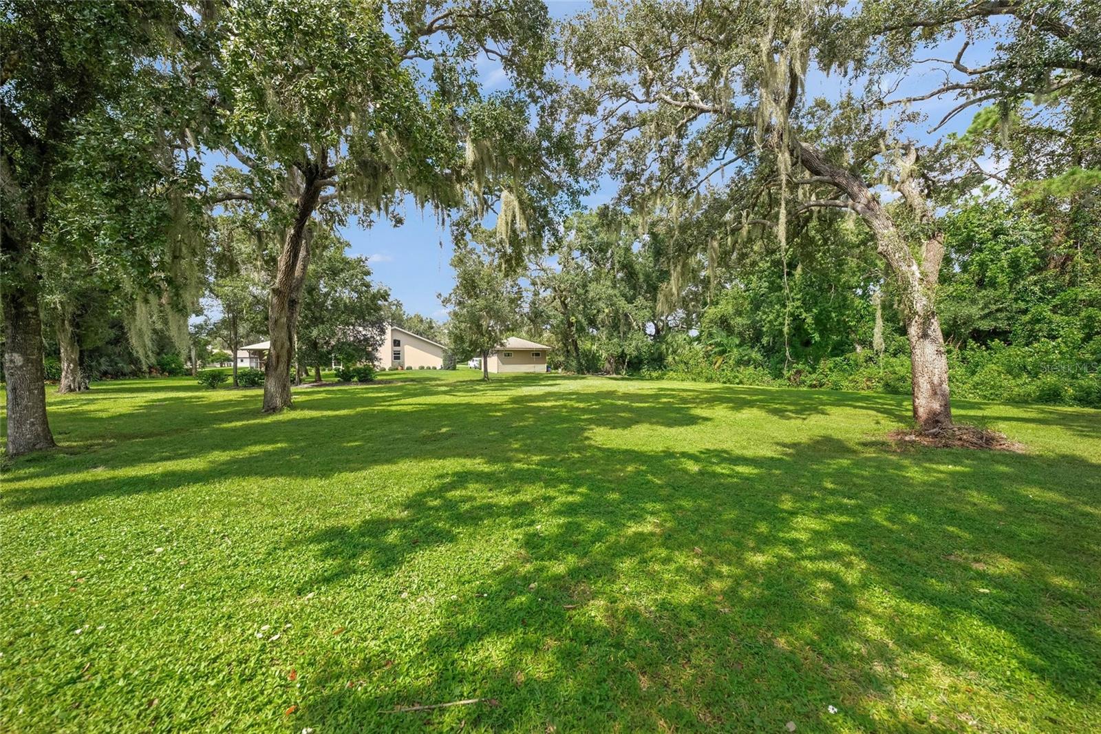 4749 ACORN CIR — photo 37