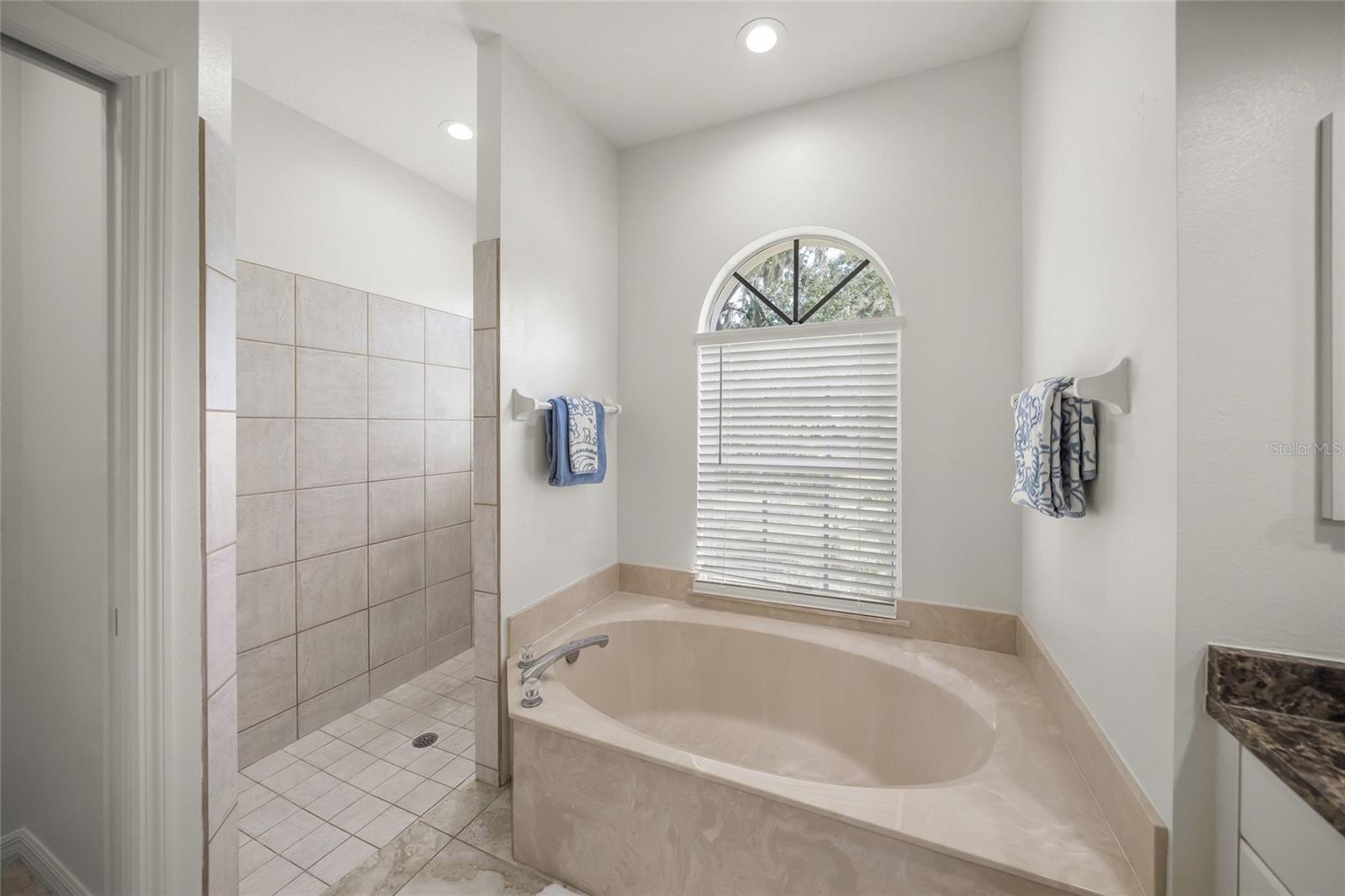 4749 ACORN CIR — photo 25