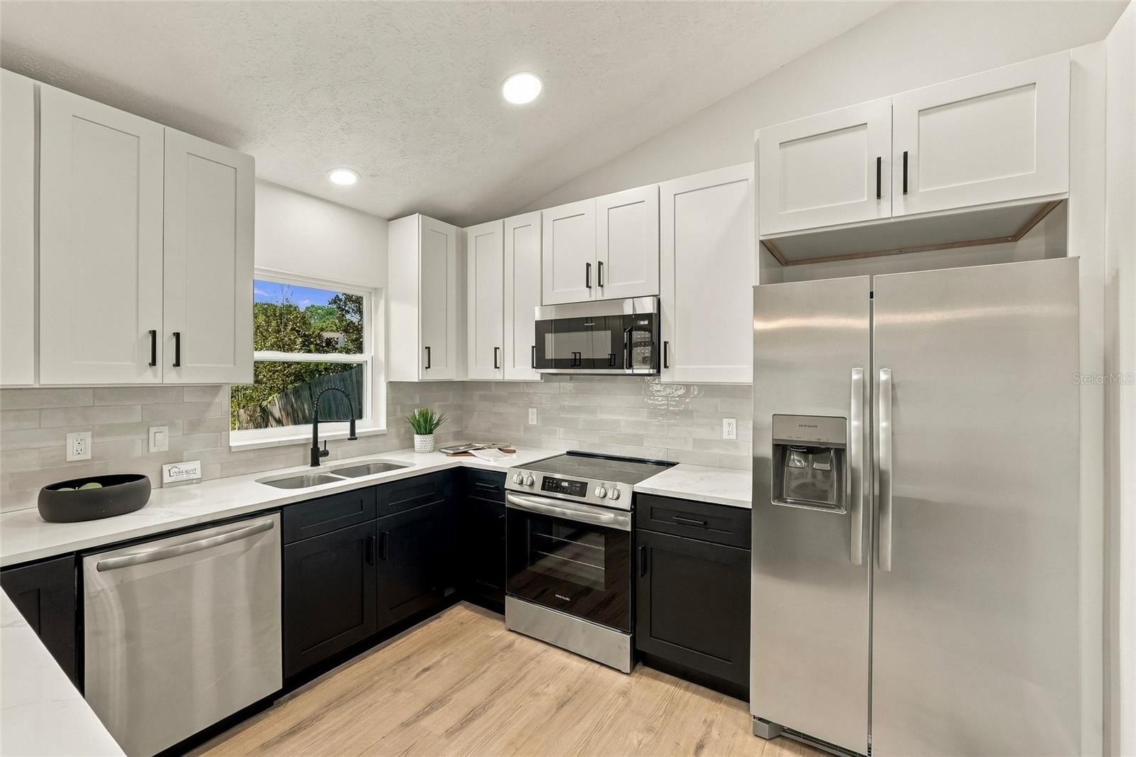 11216 SHADYBROOK DR — photo 9