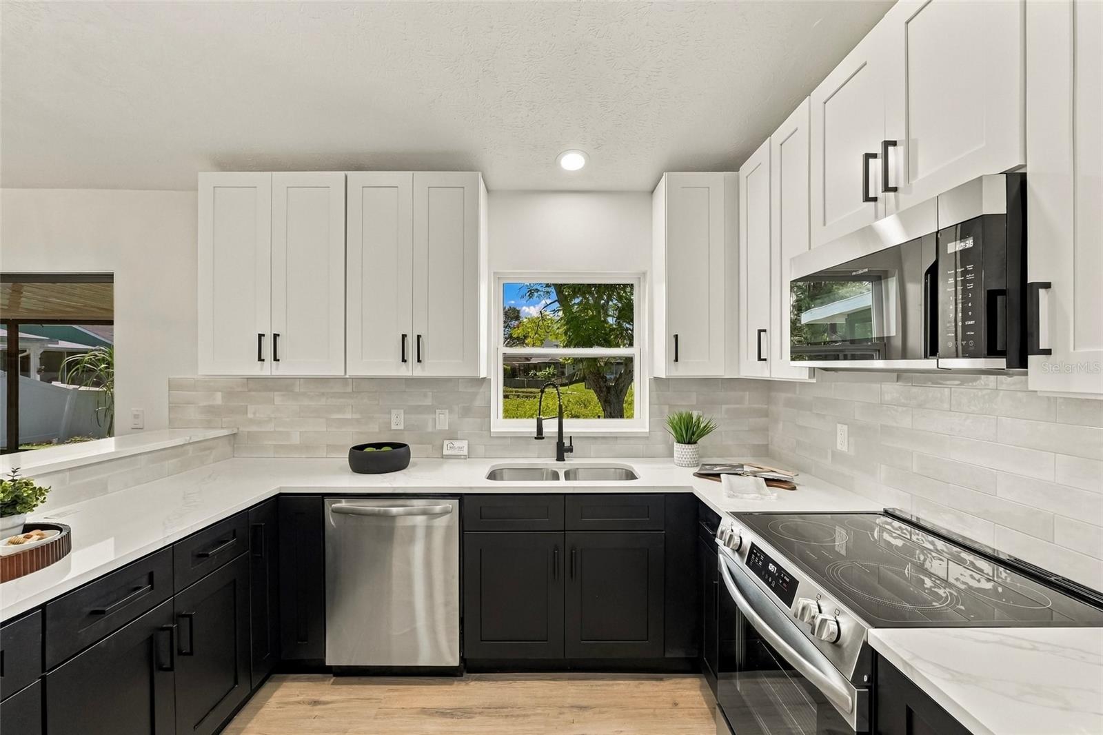 11216 SHADYBROOK DR — photo 10