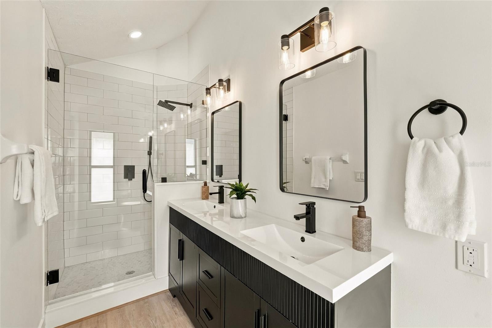 11216 SHADYBROOK DR — photo 15