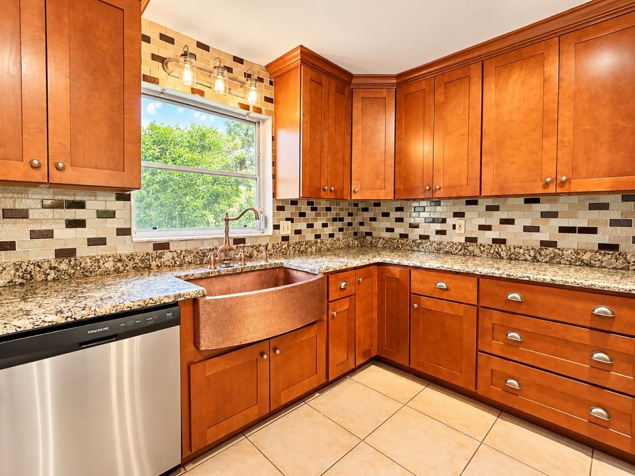 4709 BROOKSDALE DR — photo 6