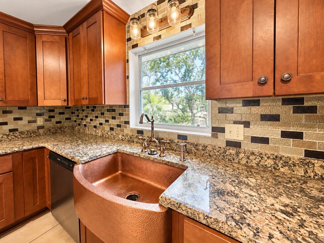 4709 BROOKSDALE DR — photo 5