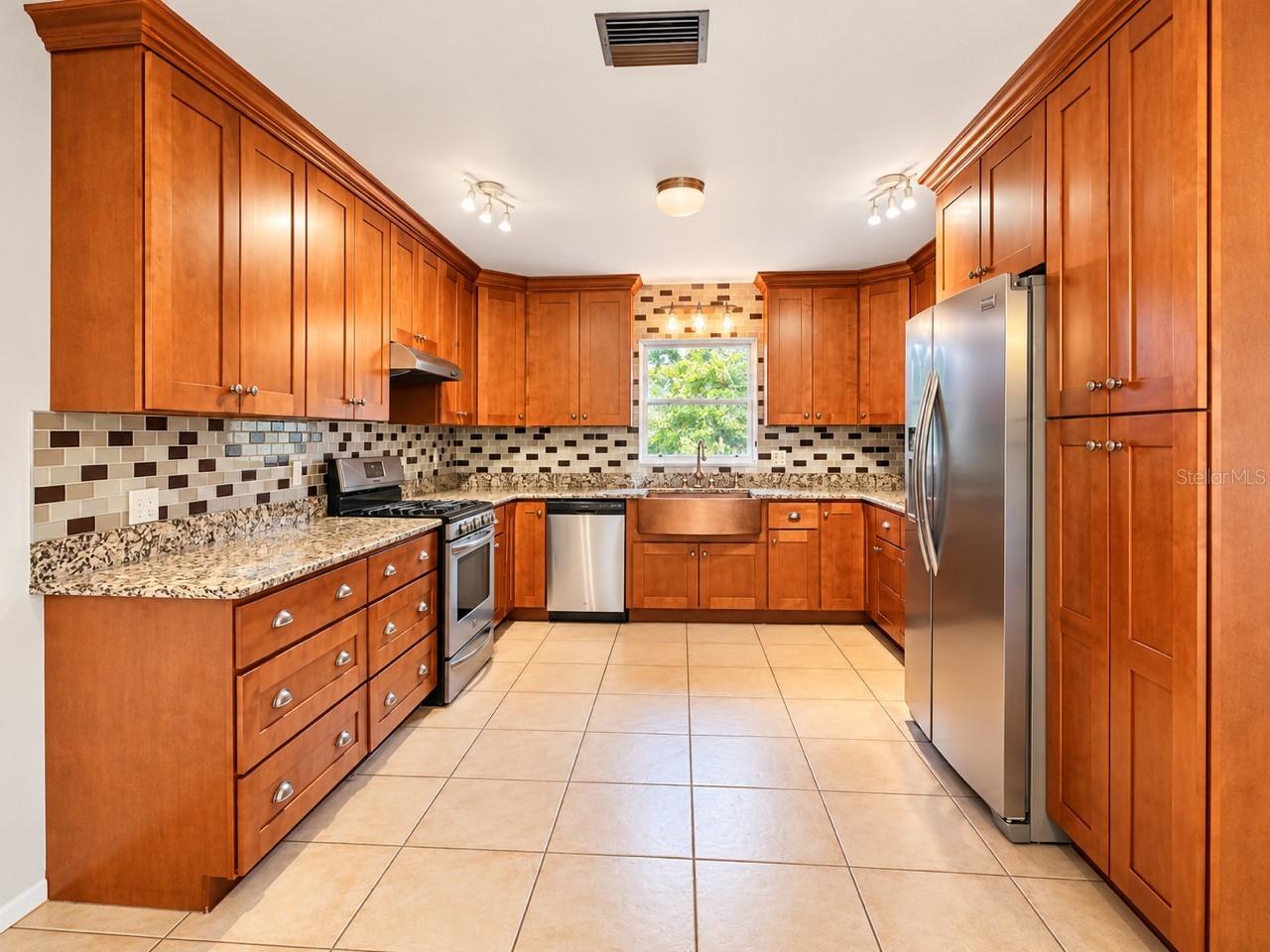 4709 BROOKSDALE DR — photo 4