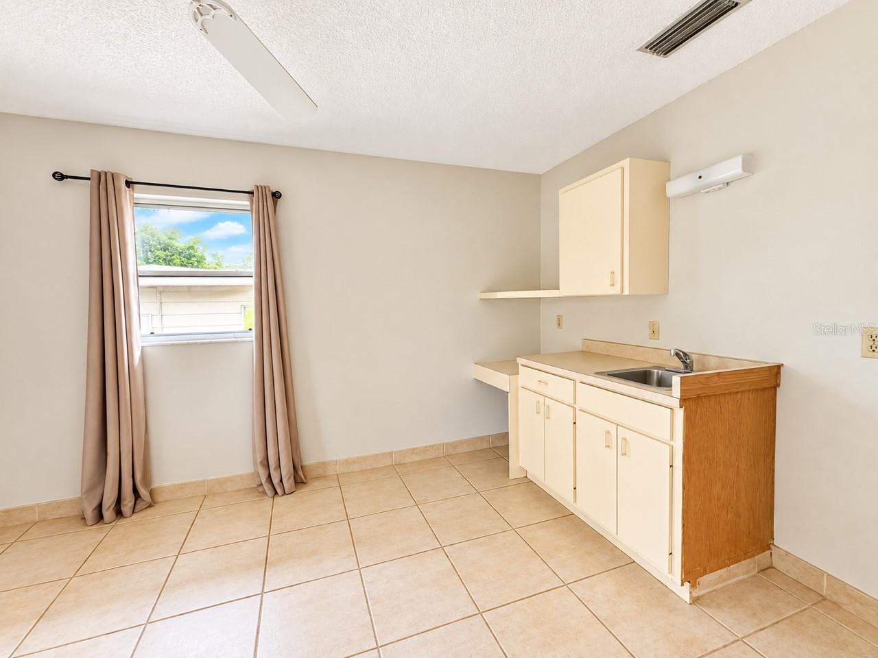 4709 BROOKSDALE DR — photo 14