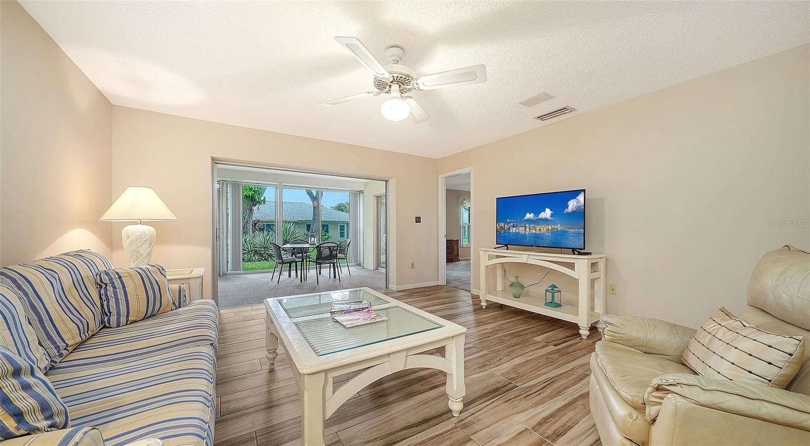 4207 BOWLING GREEN CIR — photo 12