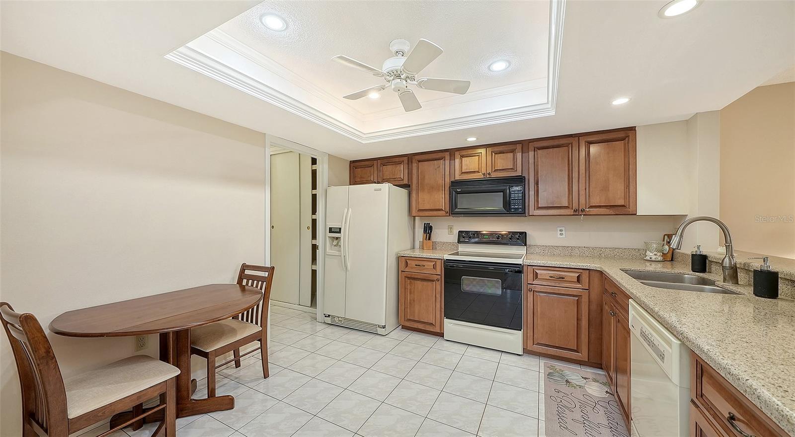 4207 BOWLING GREEN CIR — photo 16