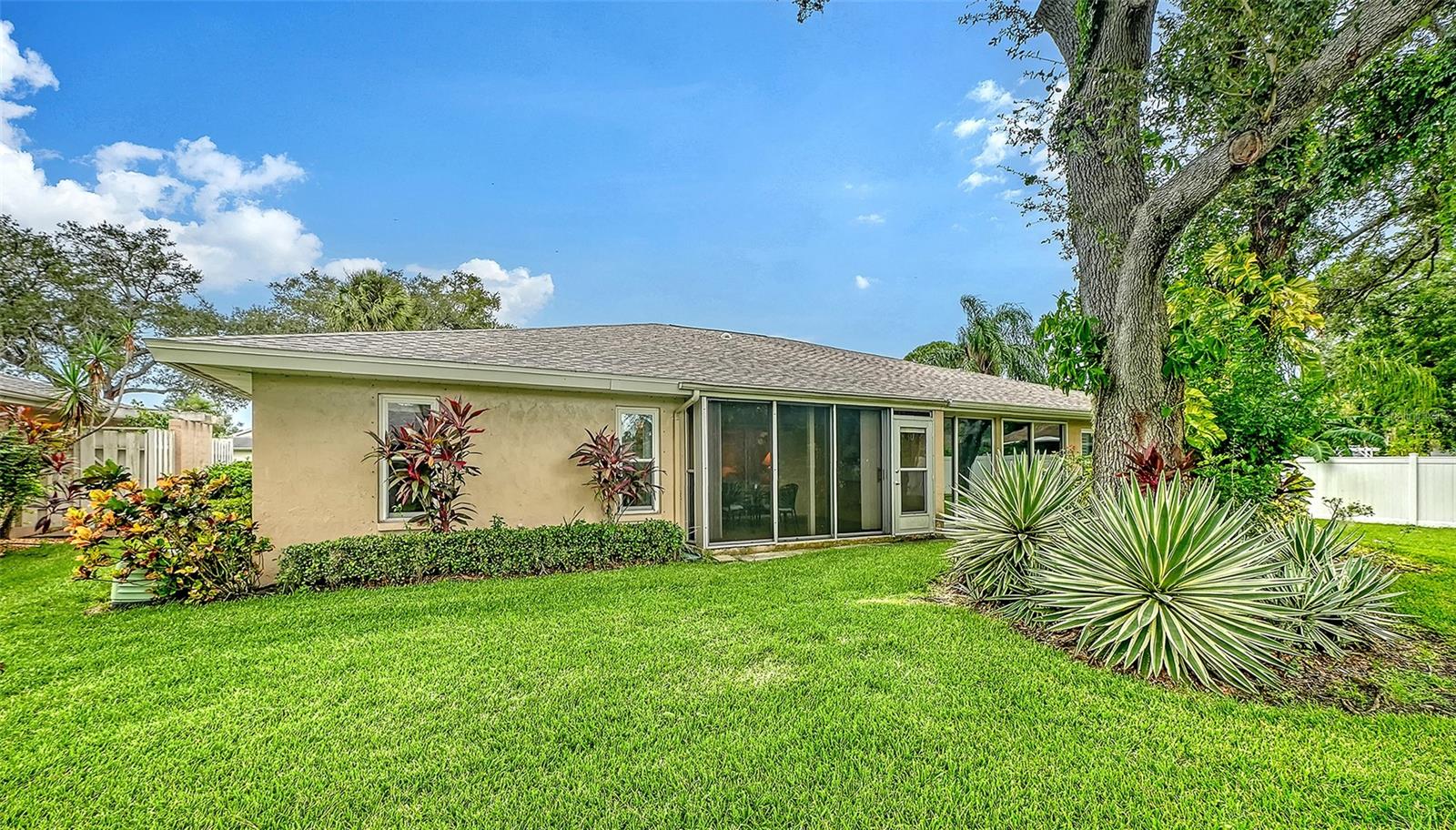 4207 BOWLING GREEN CIR — photo 40