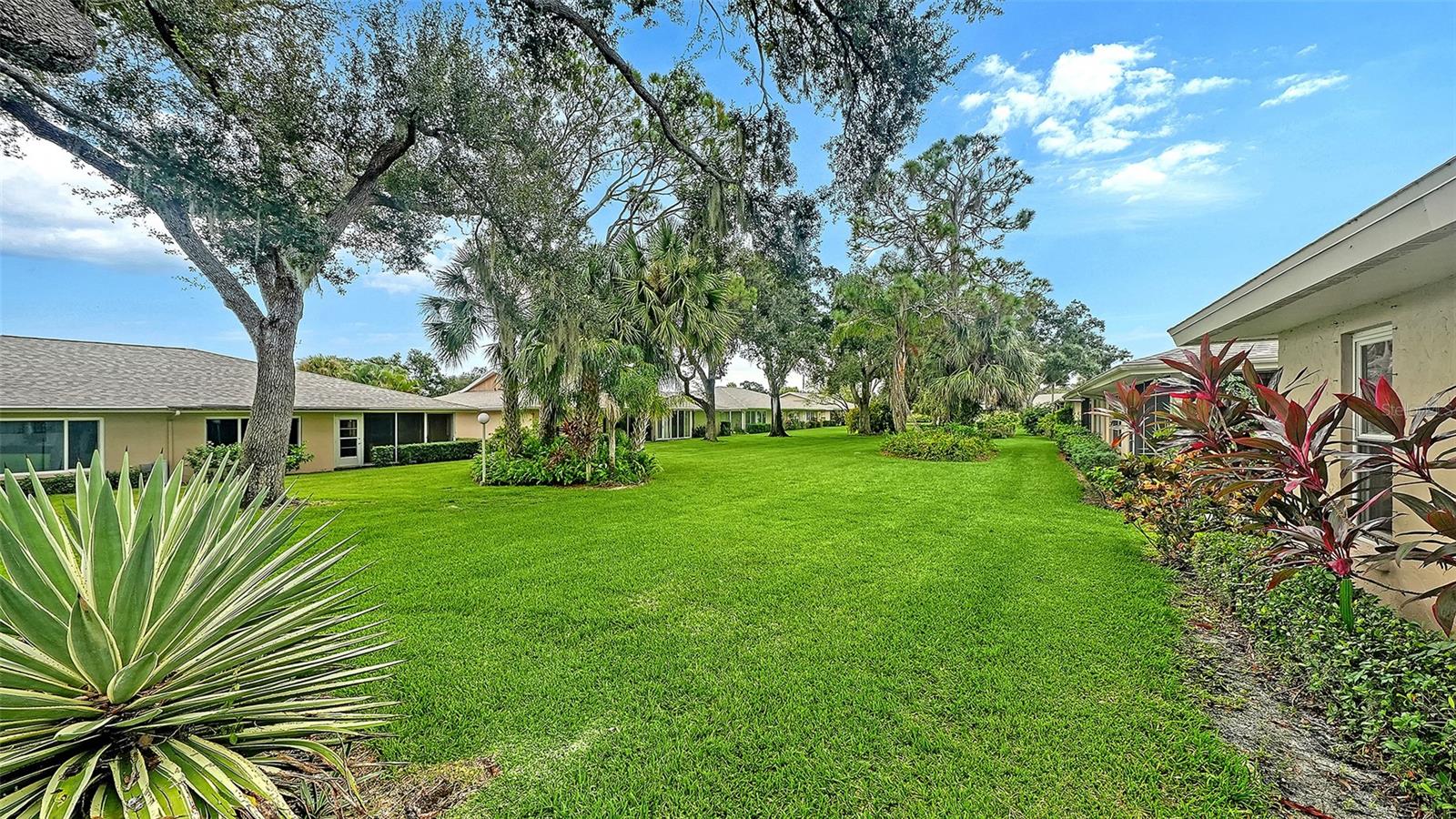 4207 BOWLING GREEN CIR — photo 38
