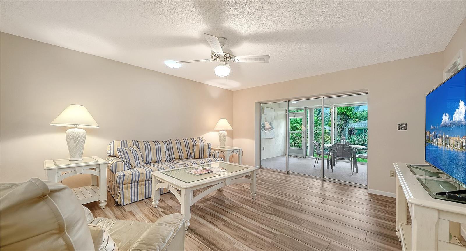 4207 BOWLING GREEN CIR — photo 9