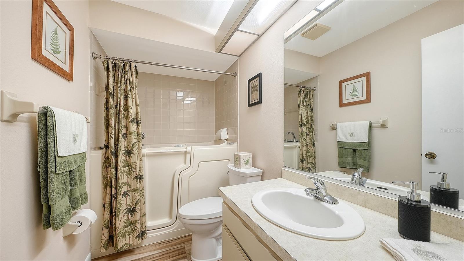 4207 BOWLING GREEN CIR — photo 30