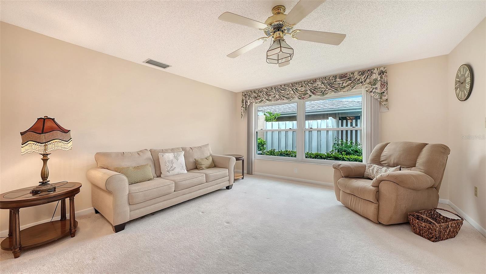 4207 BOWLING GREEN CIR — photo 4
