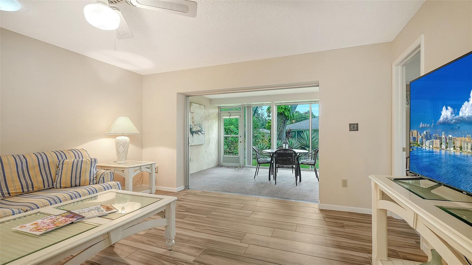 4207 BOWLING GREEN CIR — photo 11