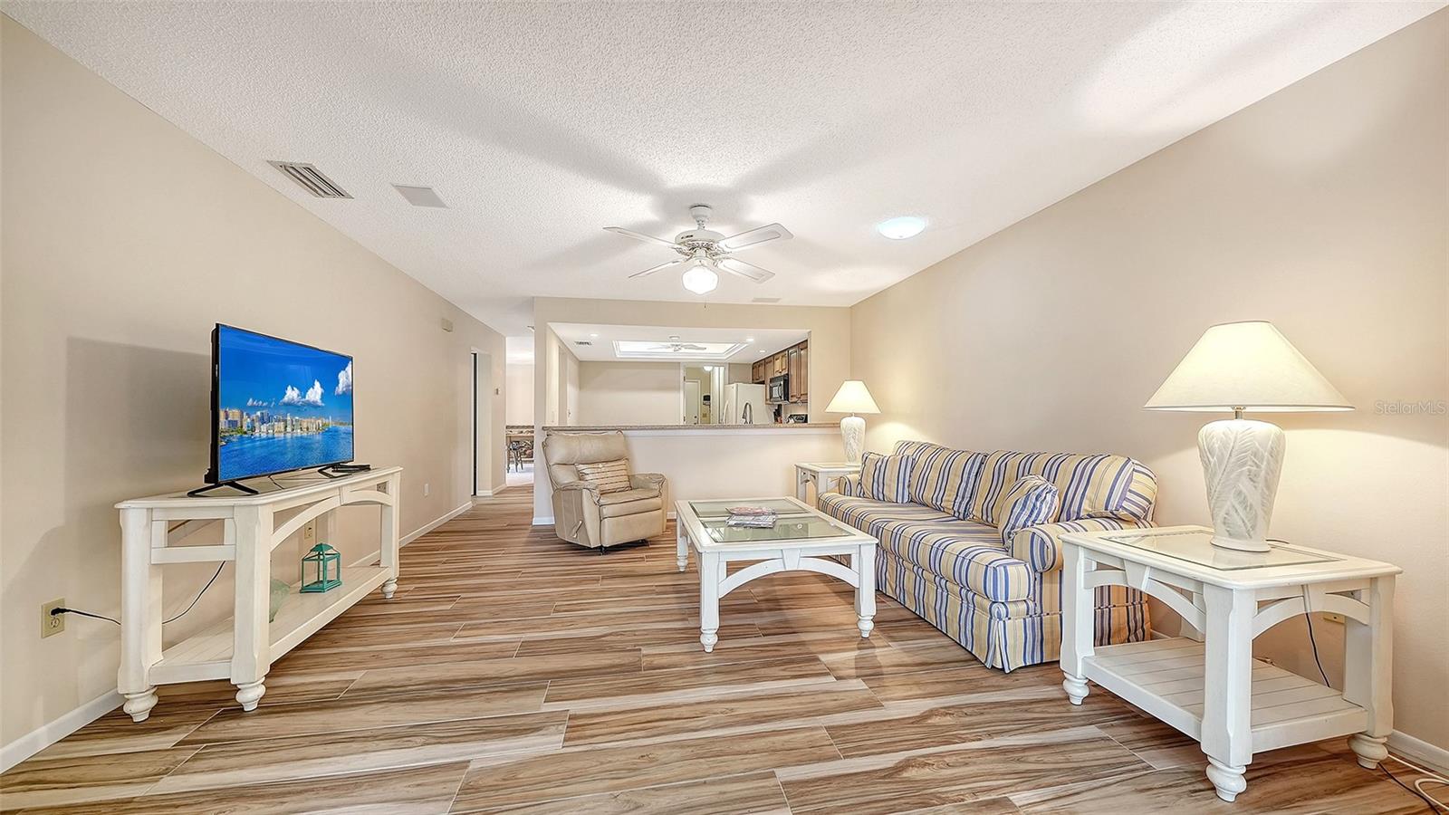 4207 BOWLING GREEN CIR — photo 13