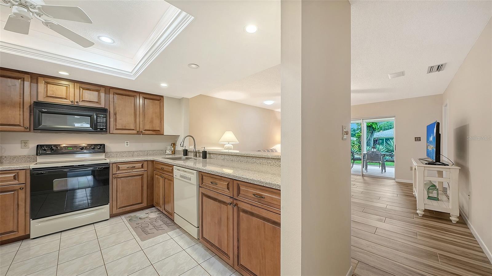 4207 BOWLING GREEN CIR — photo 8