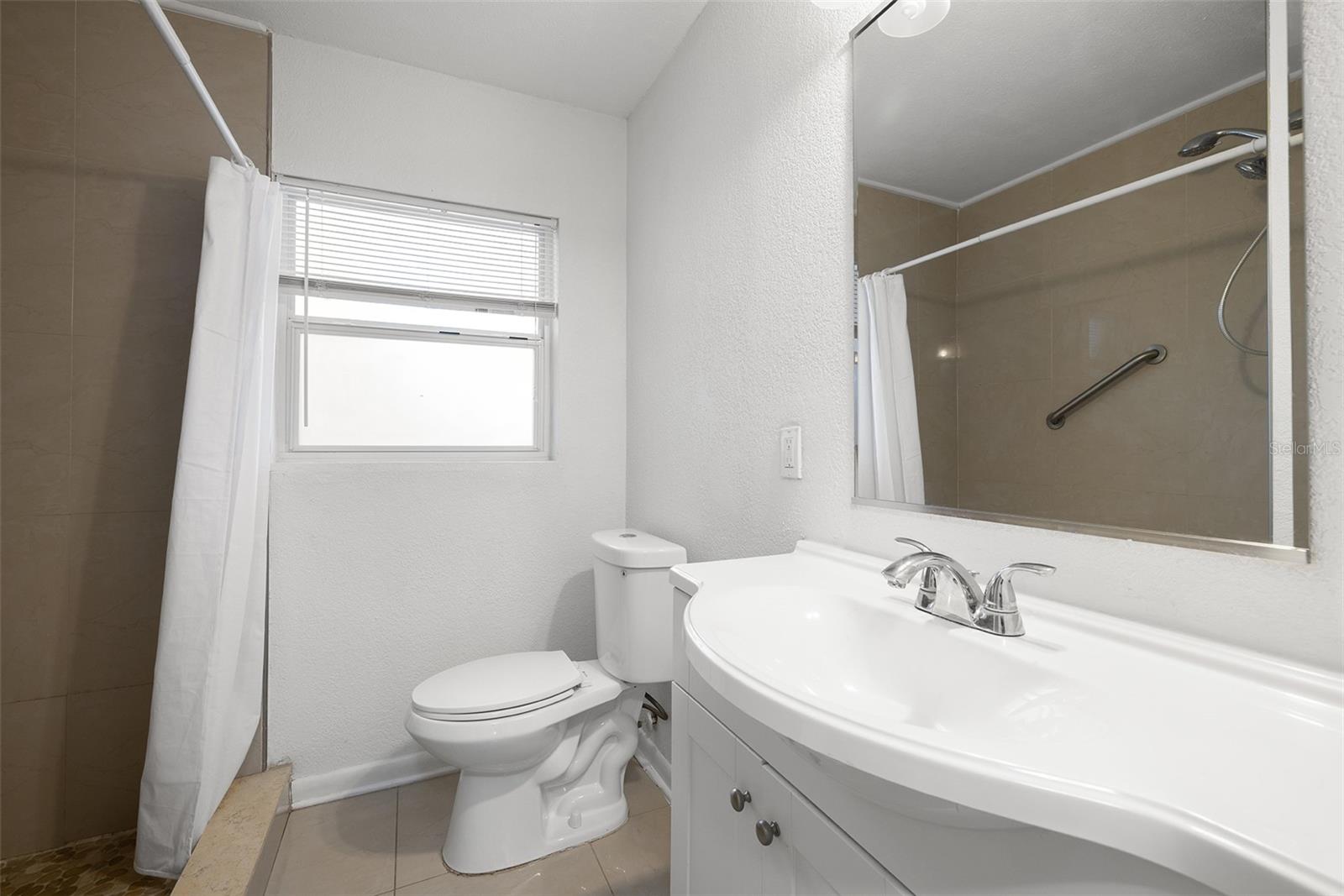 12113 N EDISON AVE — photo 10