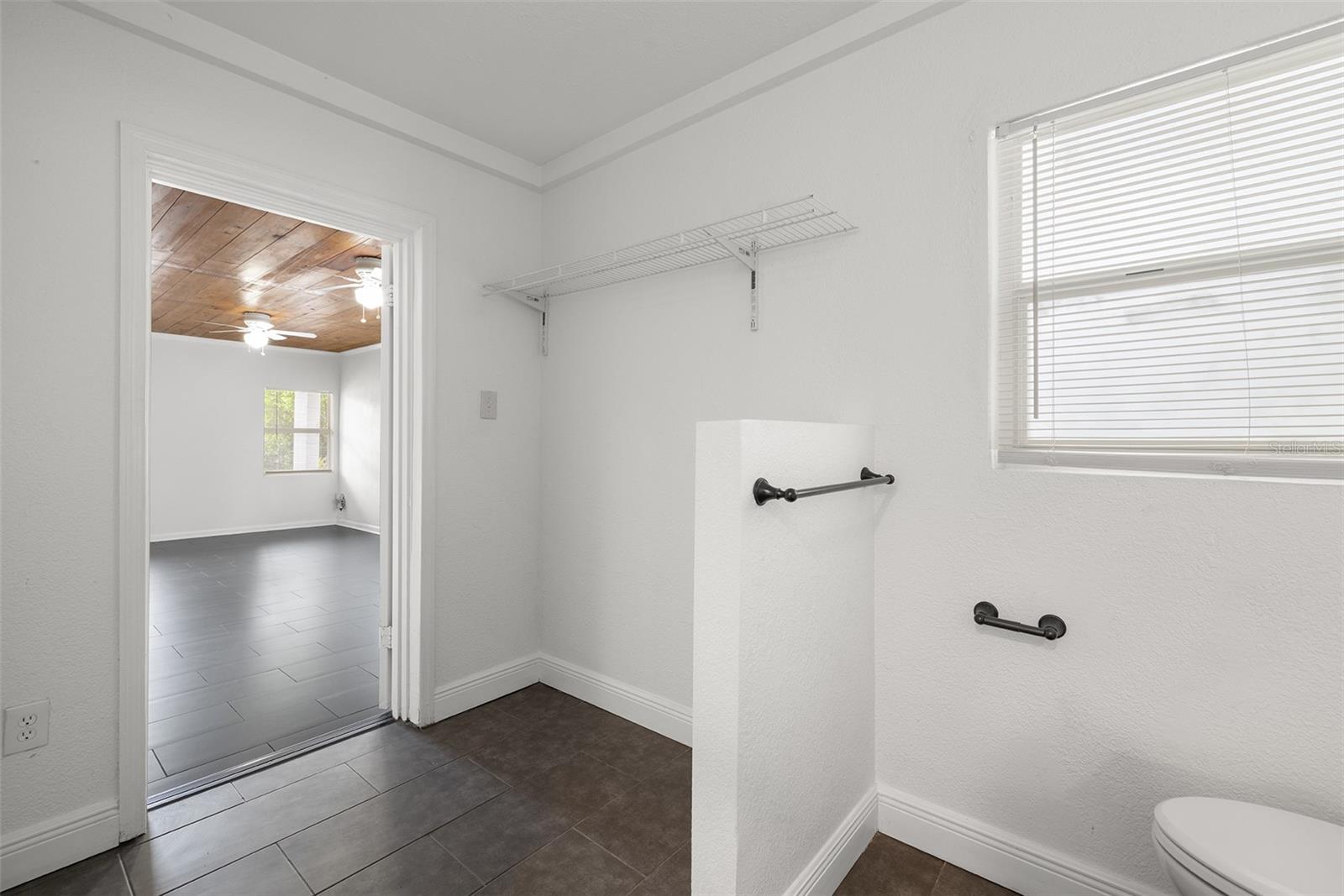 12113 N EDISON AVE — photo 28