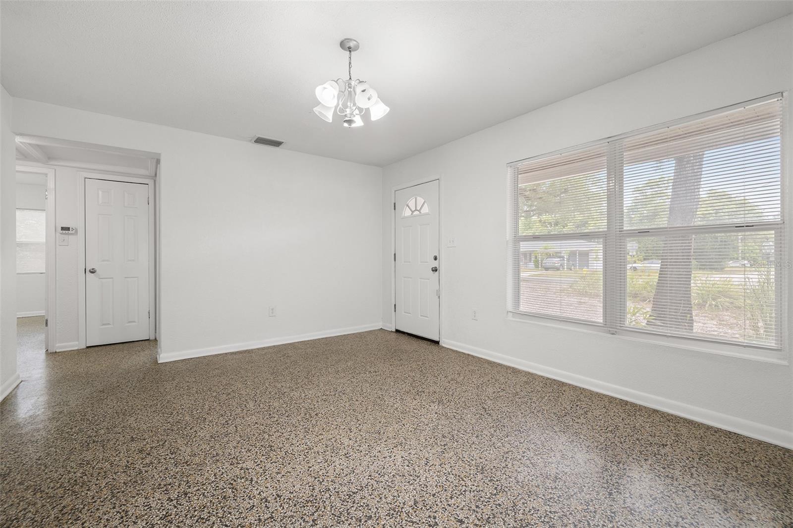 12113 N EDISON AVE — photo 16