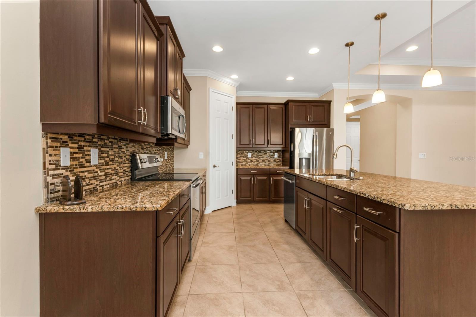 19064 BILLFISH AVE — photo 11