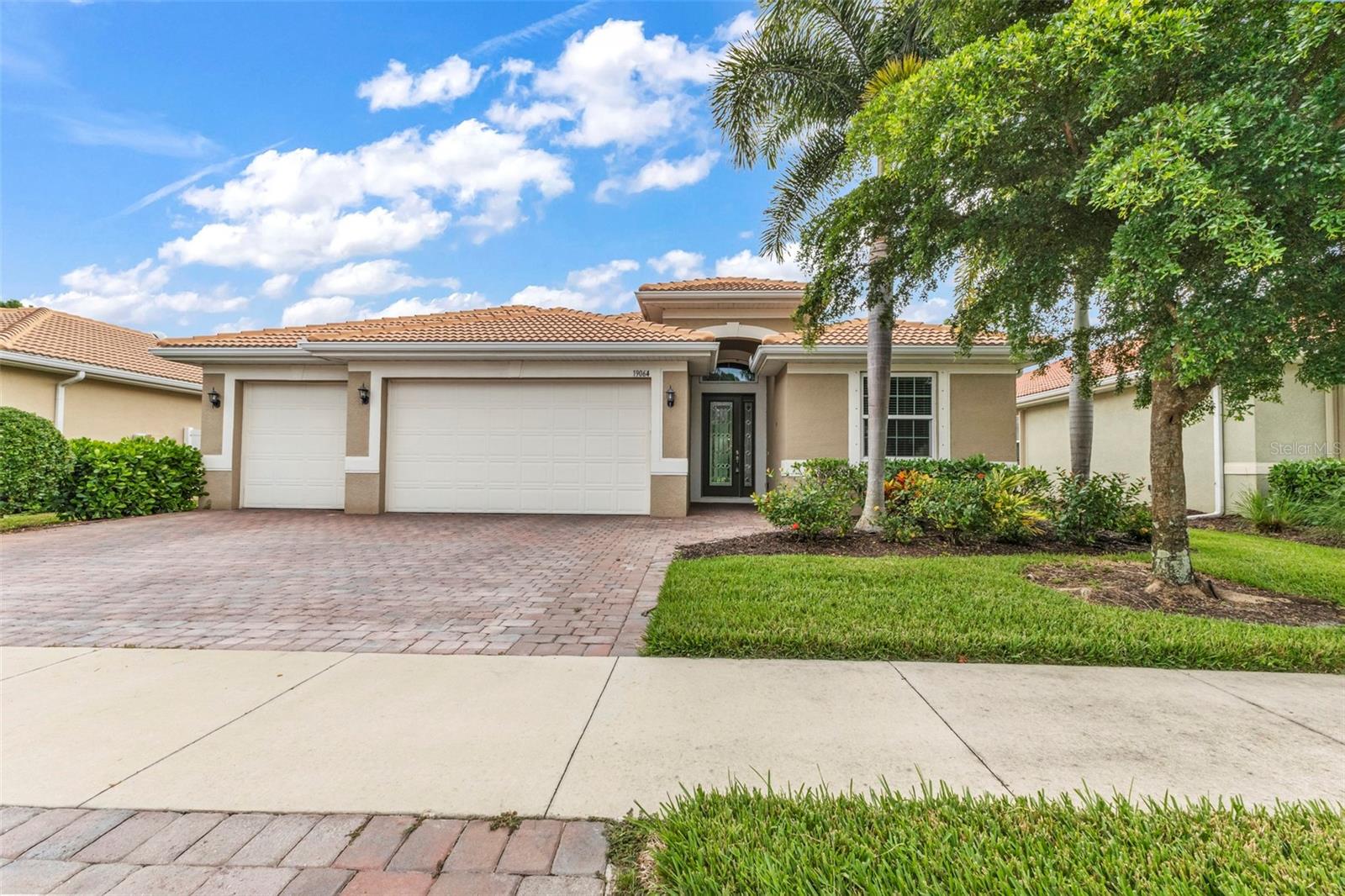19064 BILLFISH AVE — photo 2