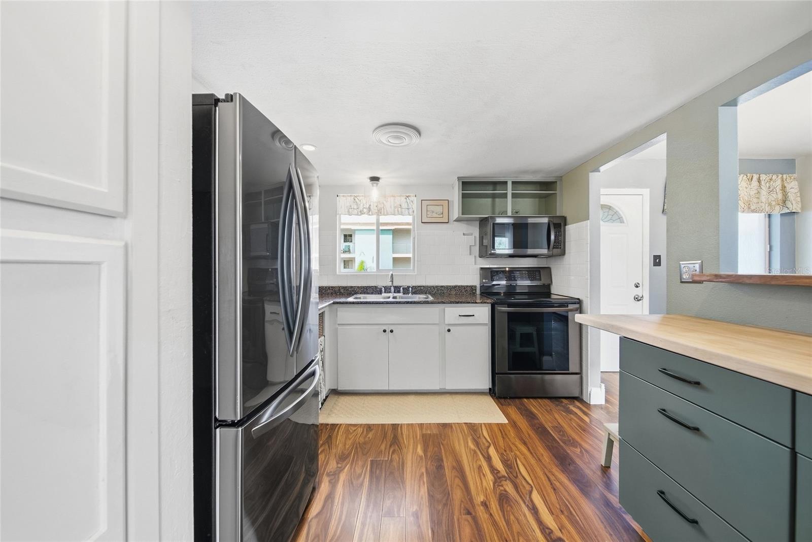 2330 CANAL DR #G27 — photo 4