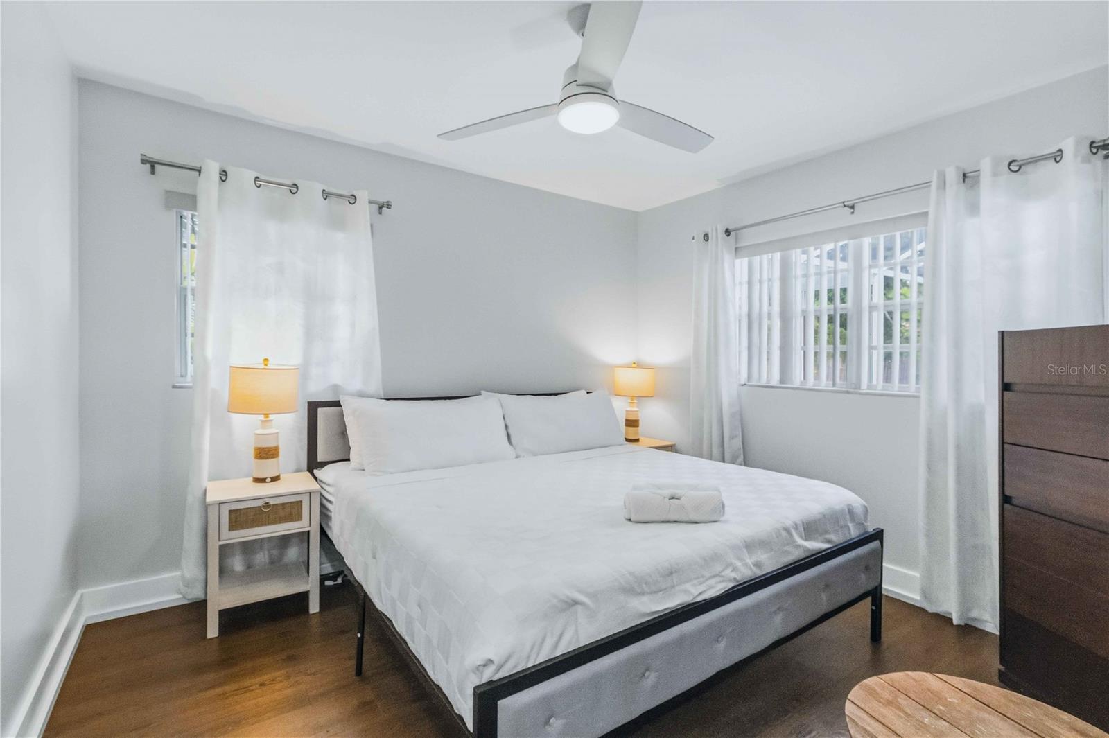 8006 N OLA AVE — photo 10