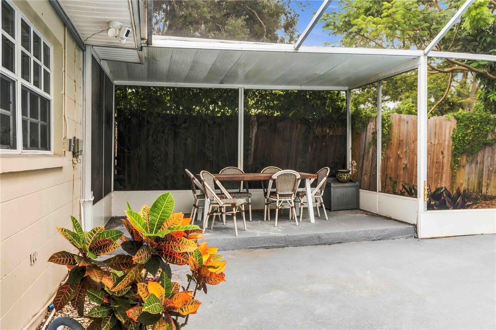 8006 N OLA AVE — photo 14
