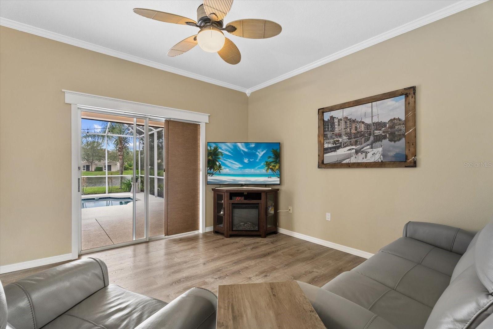 15302 SEAROBBIN DR — photo 14