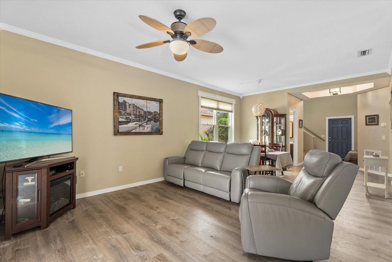 15302 SEAROBBIN DR — photo 15
