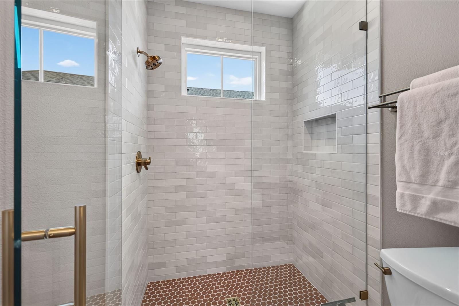 526 13TH AVE S — photo 38