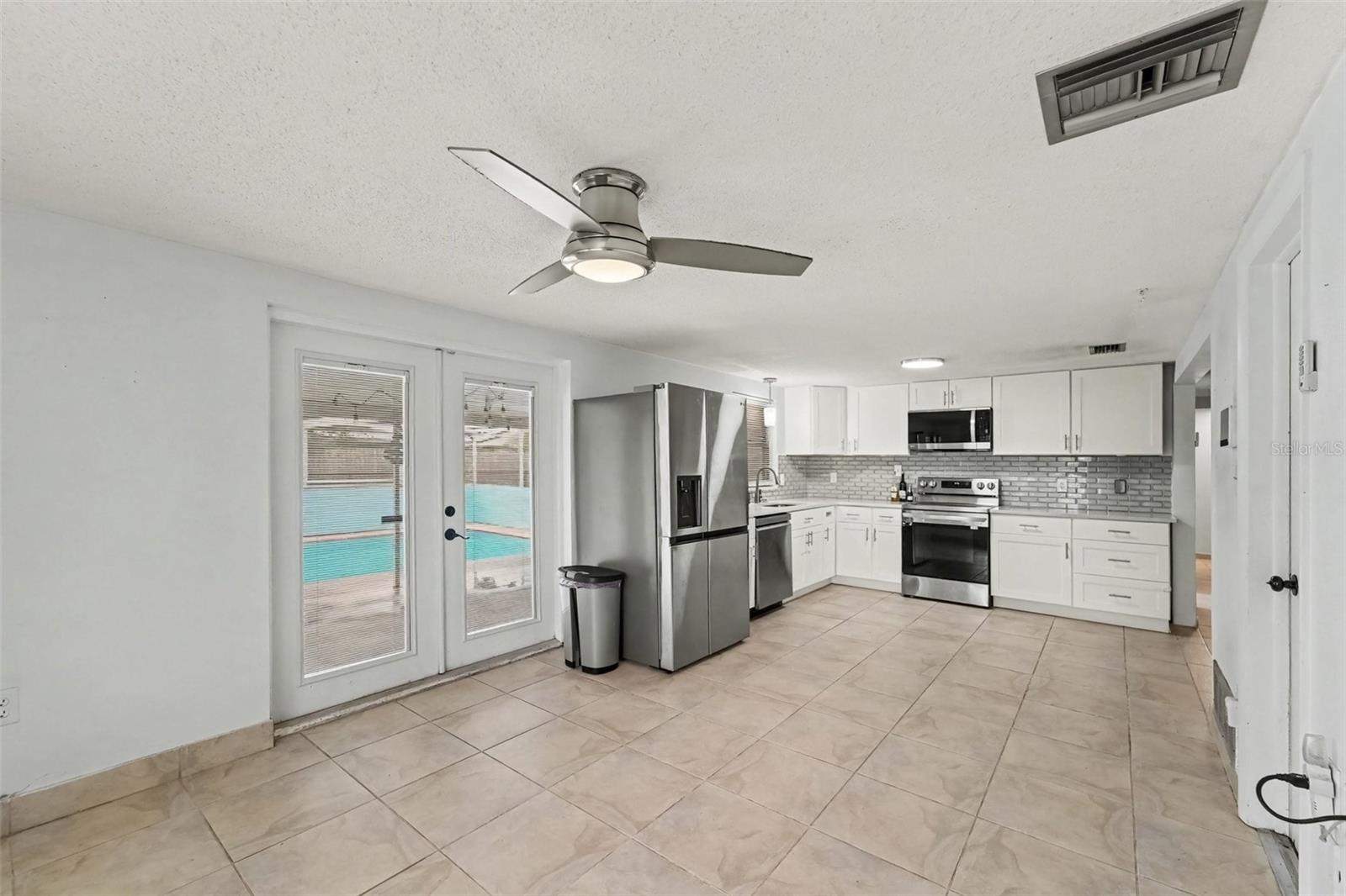 7922 LILAC DR — photo 6