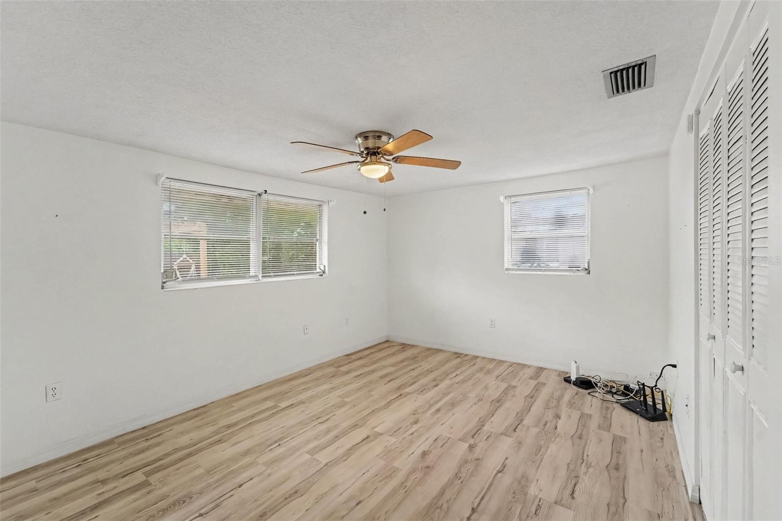 7922 LILAC DR — photo 17