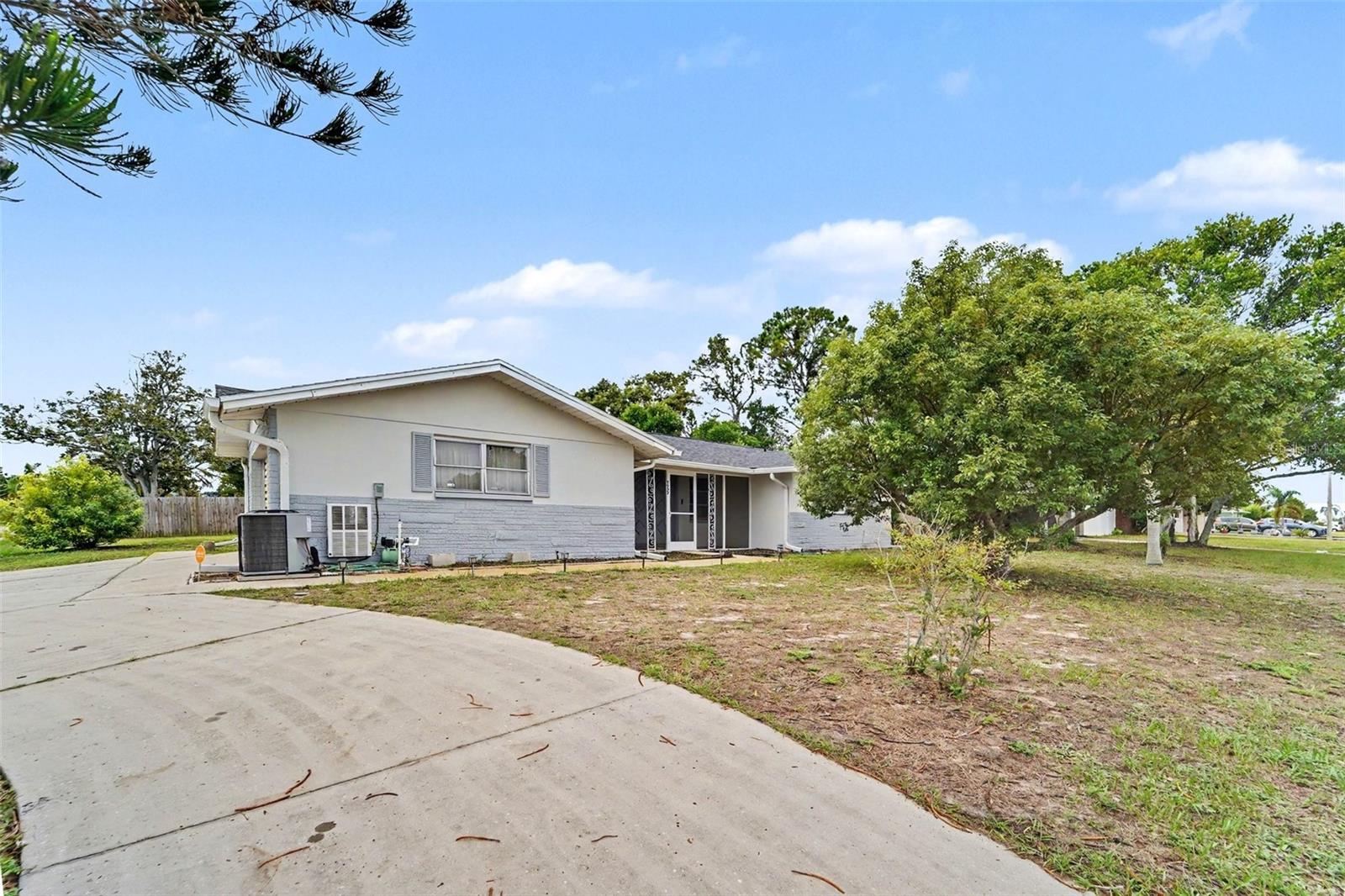 7922 LILAC DR — photo 24