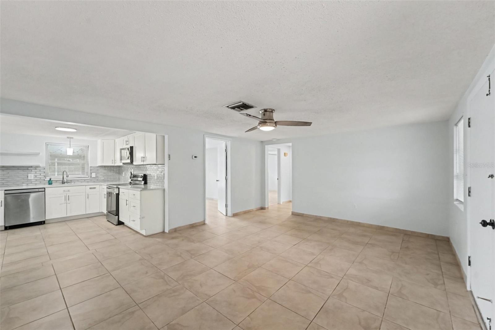 7922 LILAC DR — photo 10