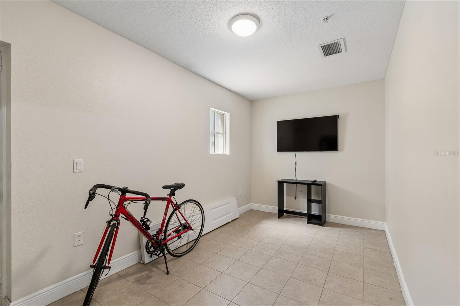 650 SIREN WIND LN — photo 8