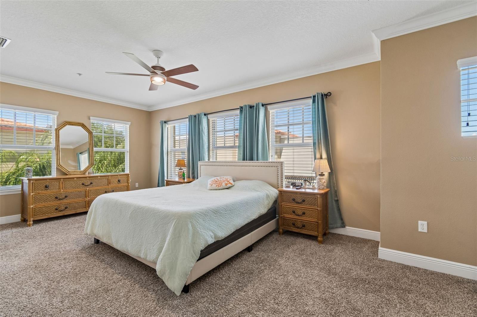 650 SIREN WIND LN — photo 33