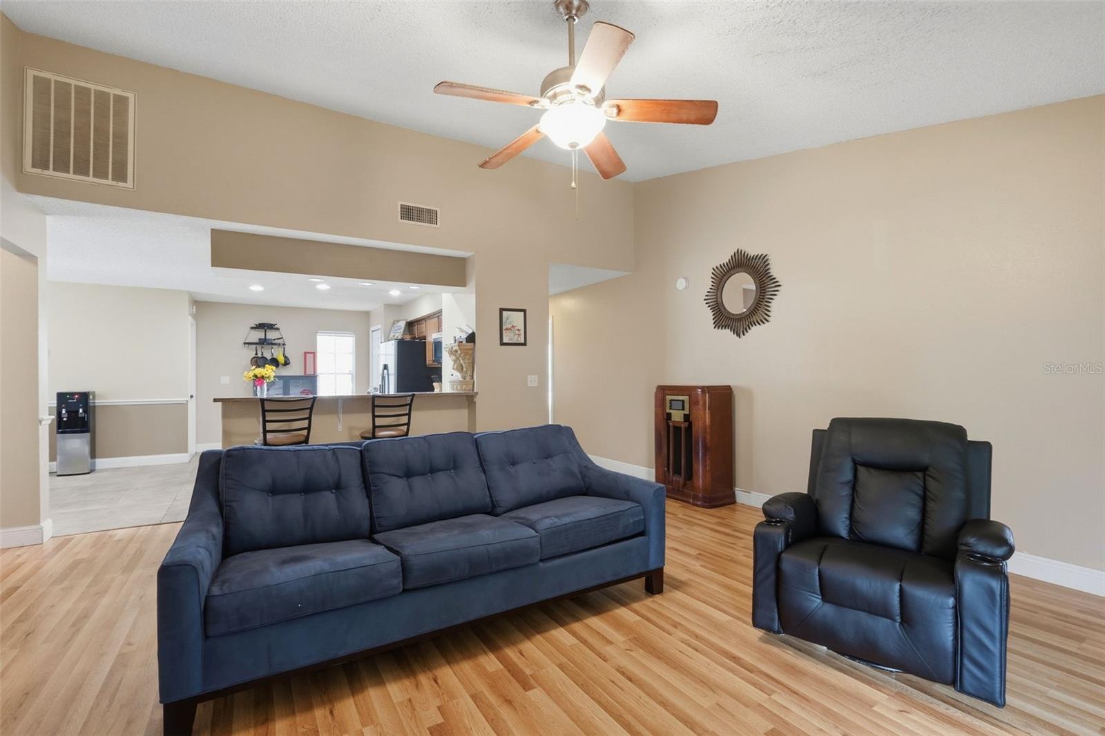 2872 WESLEYAN DR — photo 6