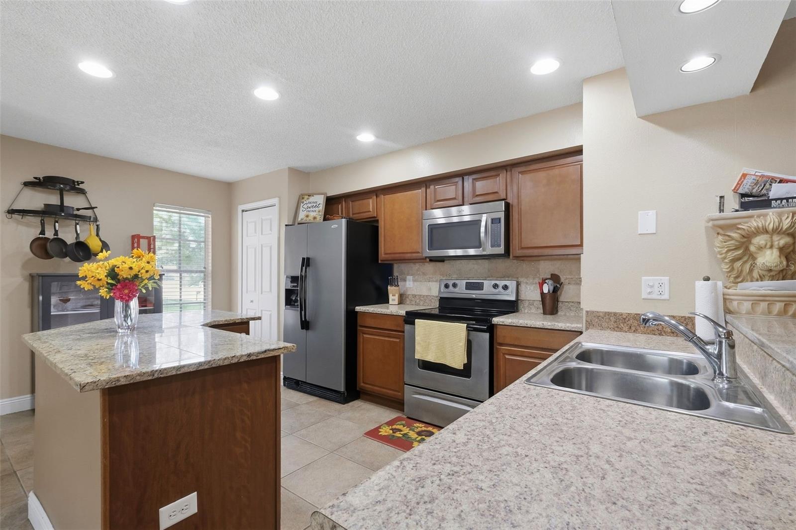 2872 WESLEYAN DR — photo 10