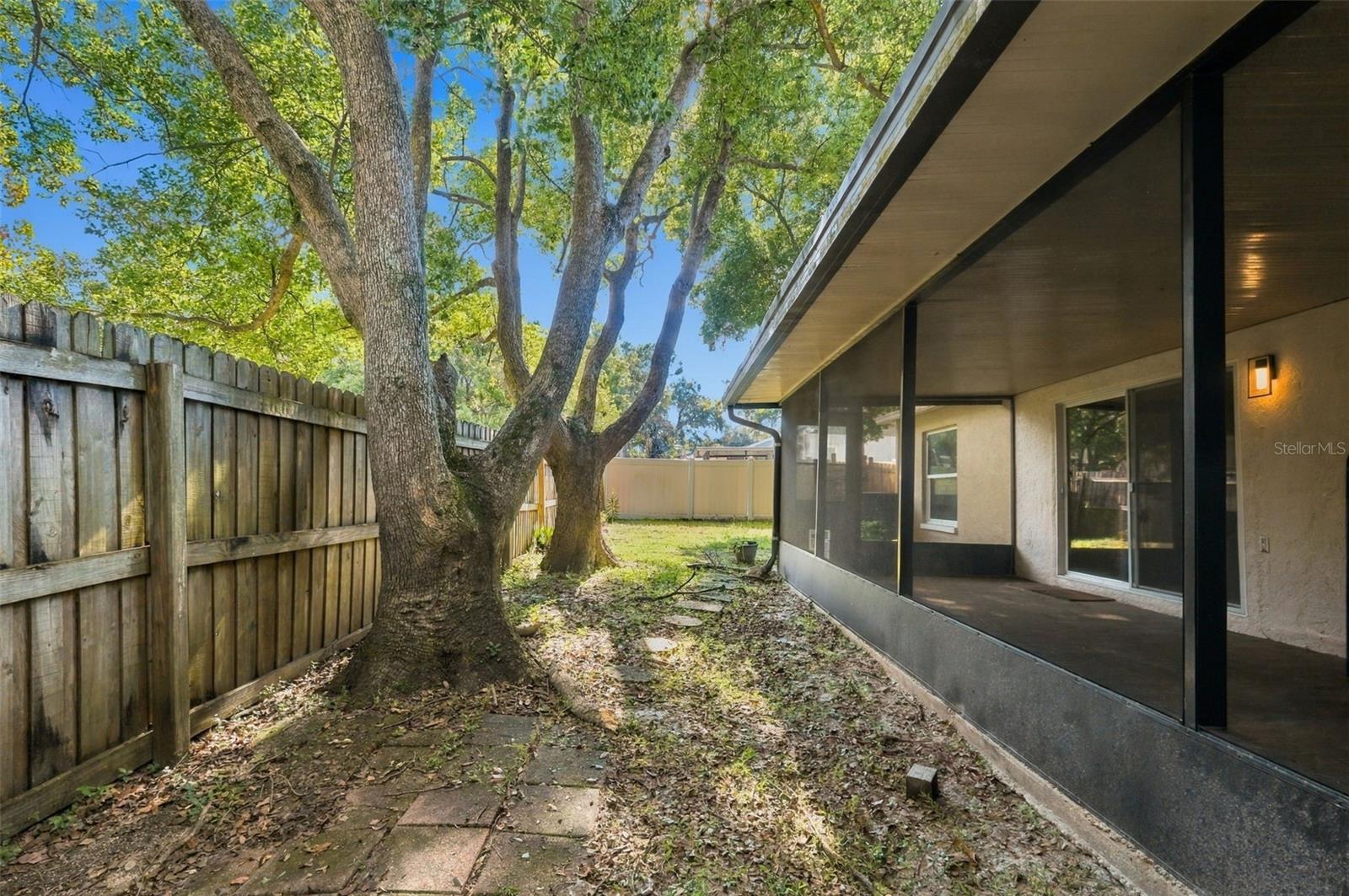 2872 WESLEYAN DR — photo 23