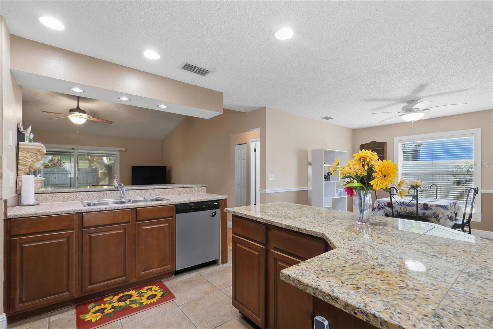 2872 WESLEYAN DR — photo 12