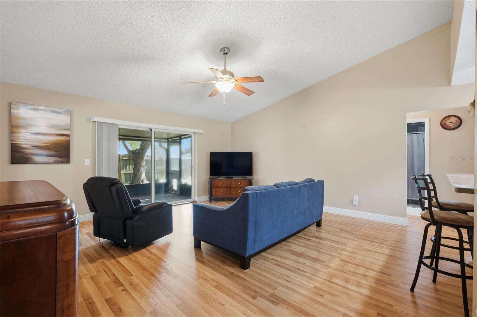 2872 WESLEYAN DR — photo 5