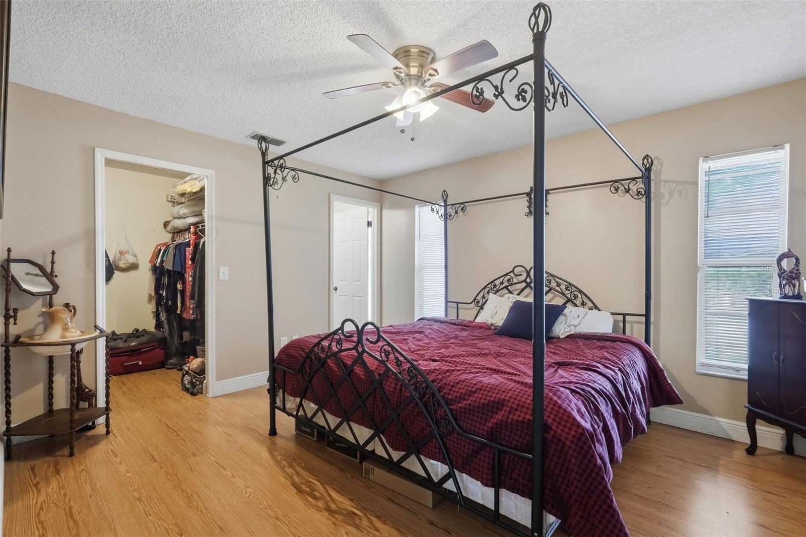 2872 WESLEYAN DR — photo 15
