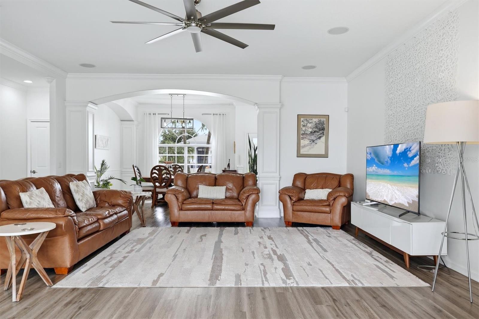 5847 LEXINGTON DR — photo 14