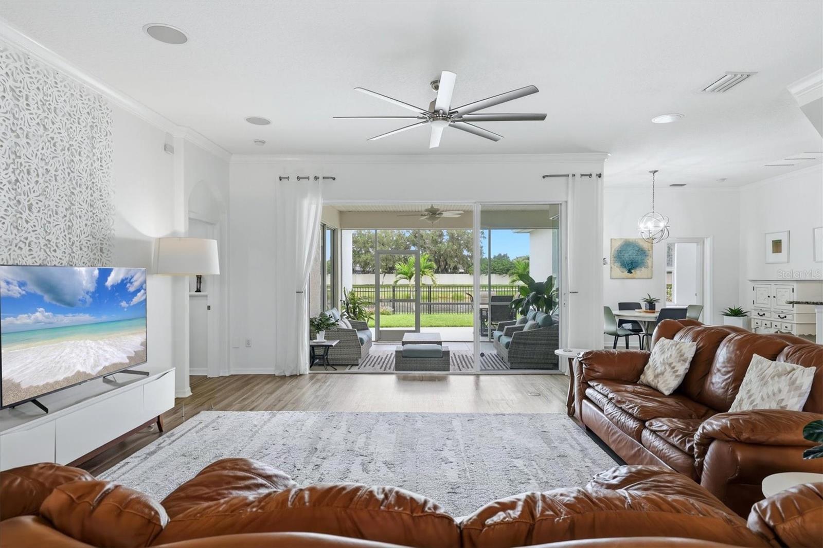 5847 LEXINGTON DR — photo 13