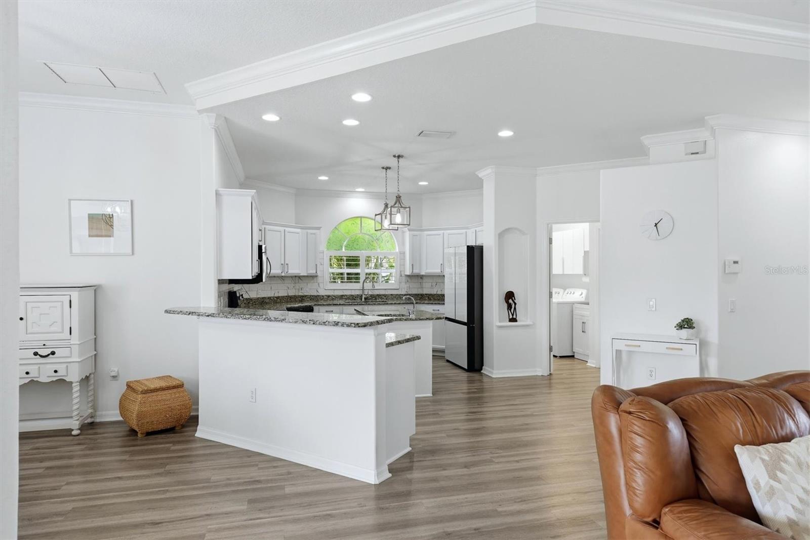 5847 LEXINGTON DR — photo 16