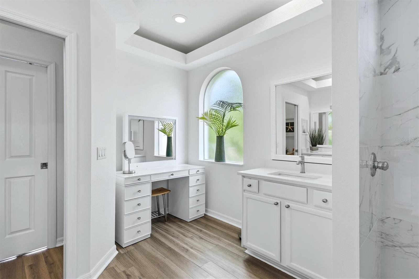 5847 LEXINGTON DR — photo 29