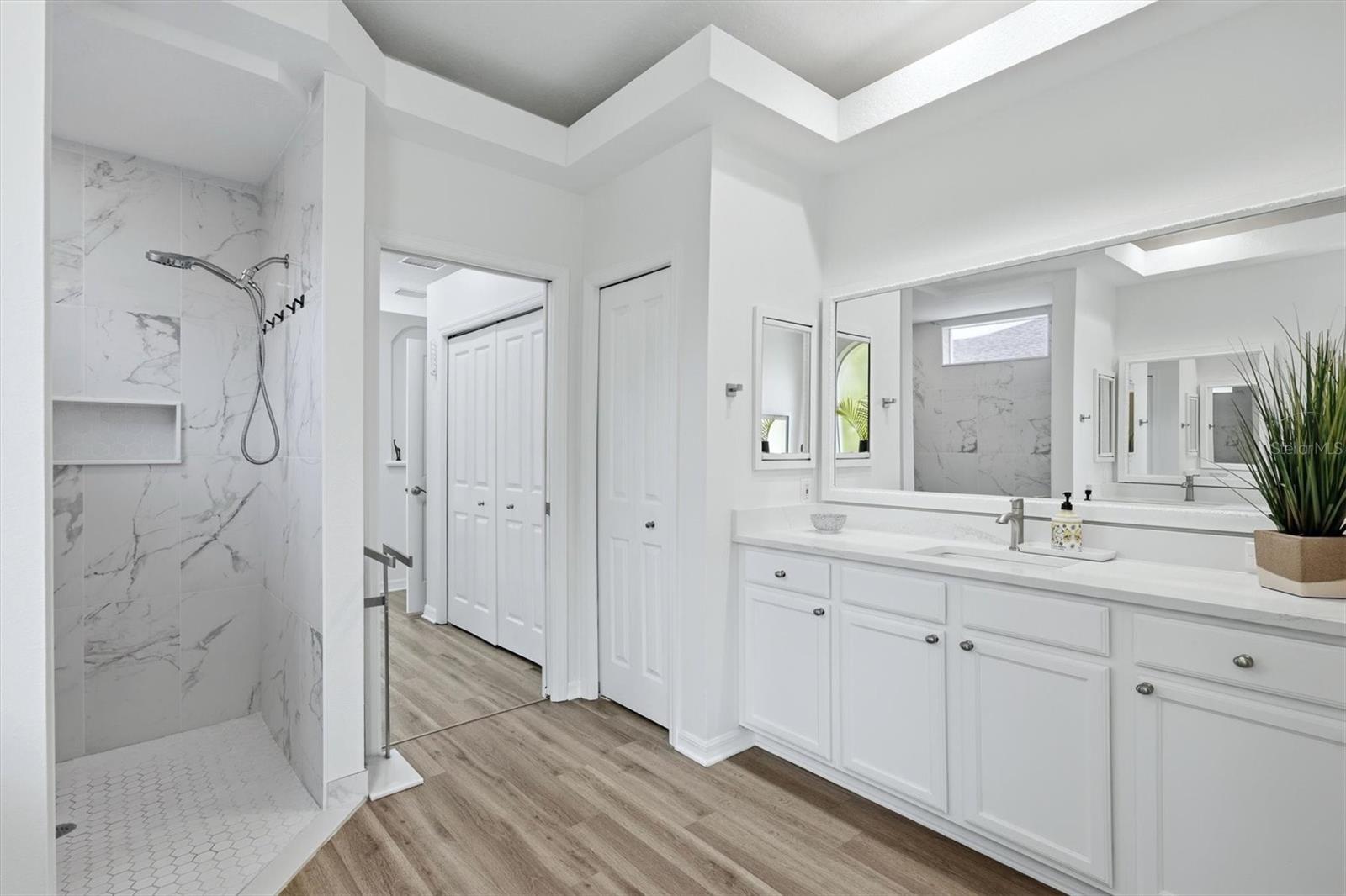 5847 LEXINGTON DR — photo 30