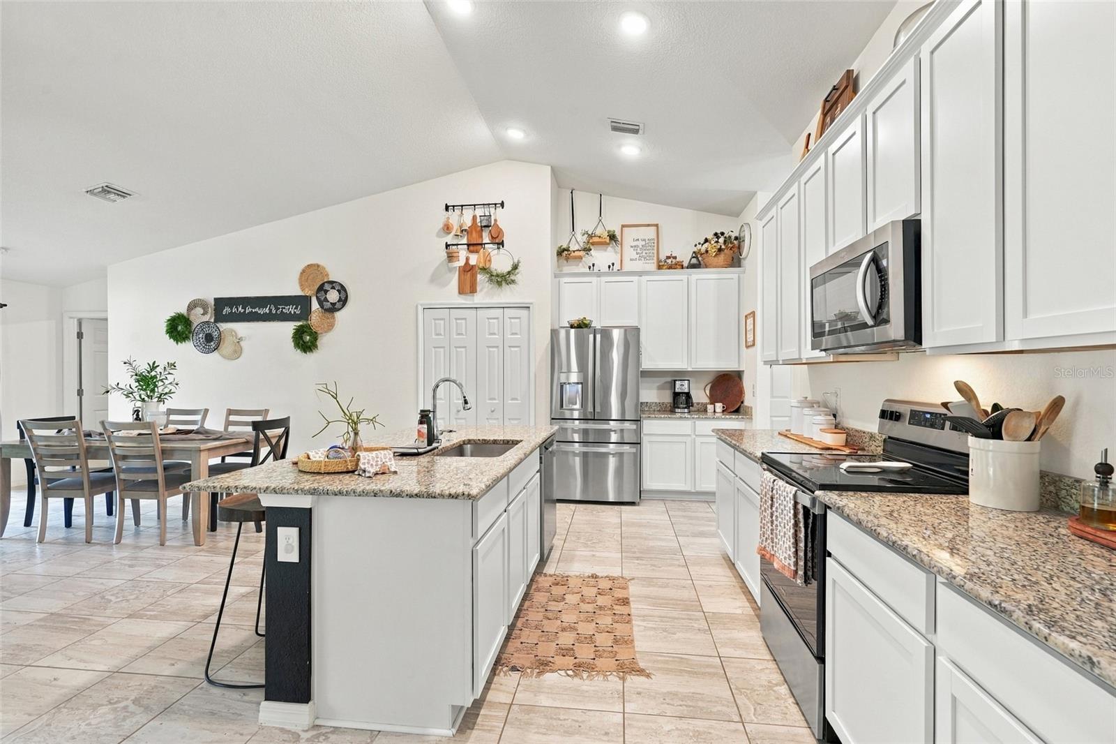 1953 RADA LN — photo 22